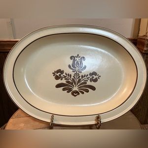 Vintage Pfaltzgraff USA Stoneware Village 12 1/4" Oval Serving Platter # 6-007.